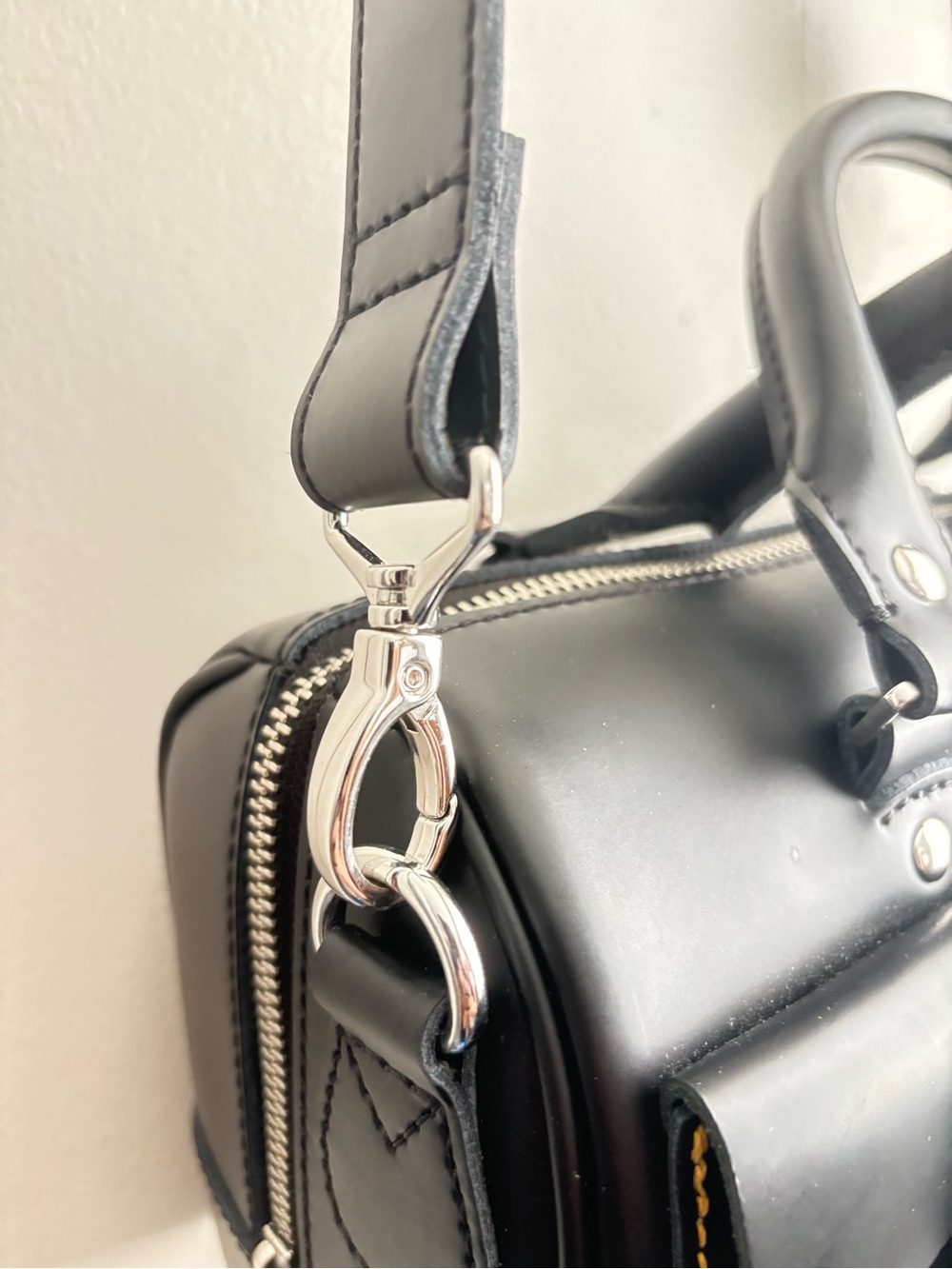 DR. MARTENS TOP HANDLE KIEV LEATHER BLACK SILVER HARDWARE BAG - Picture 11 of 13